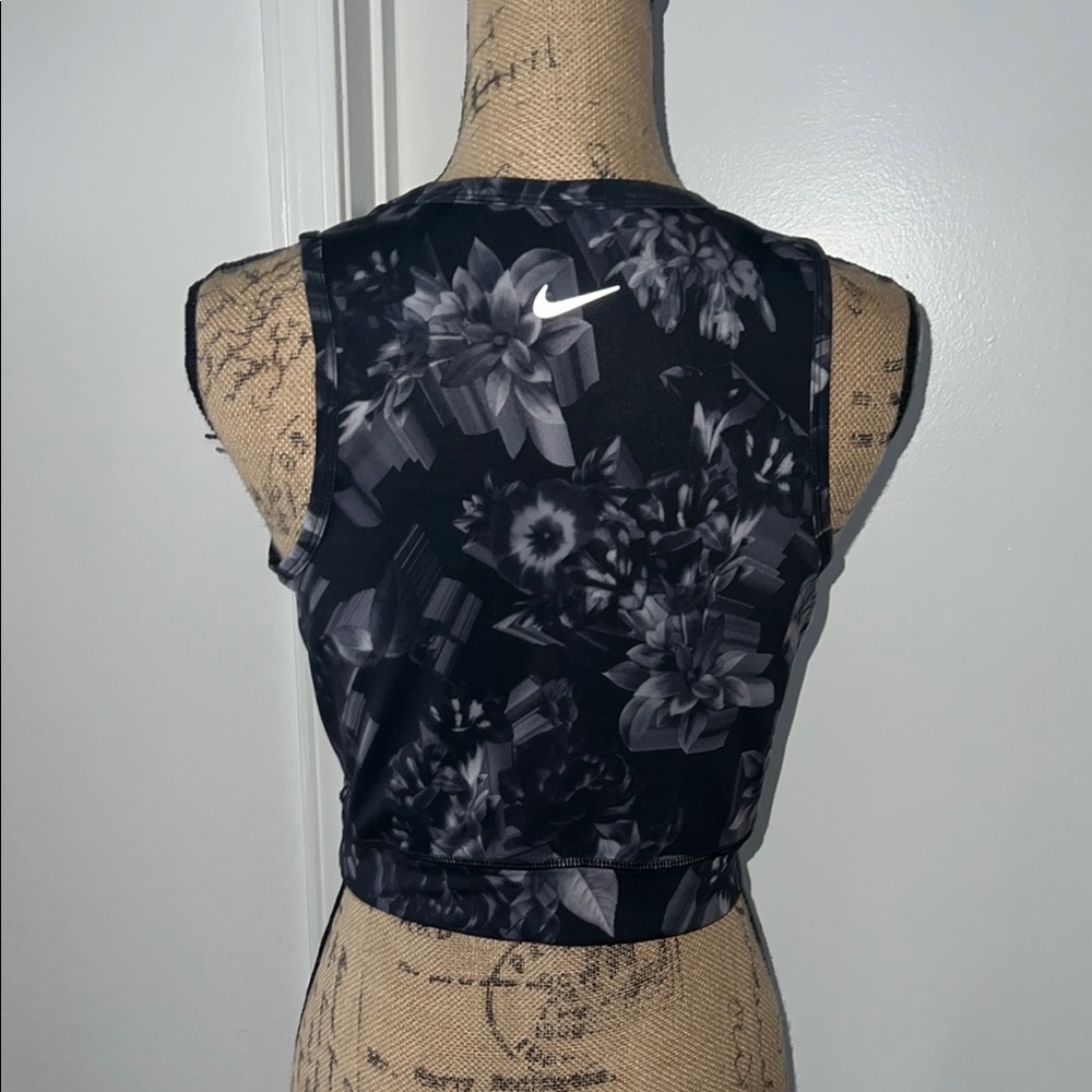 Nike Women's Black Floral Crop Top - Picture 3 of 5